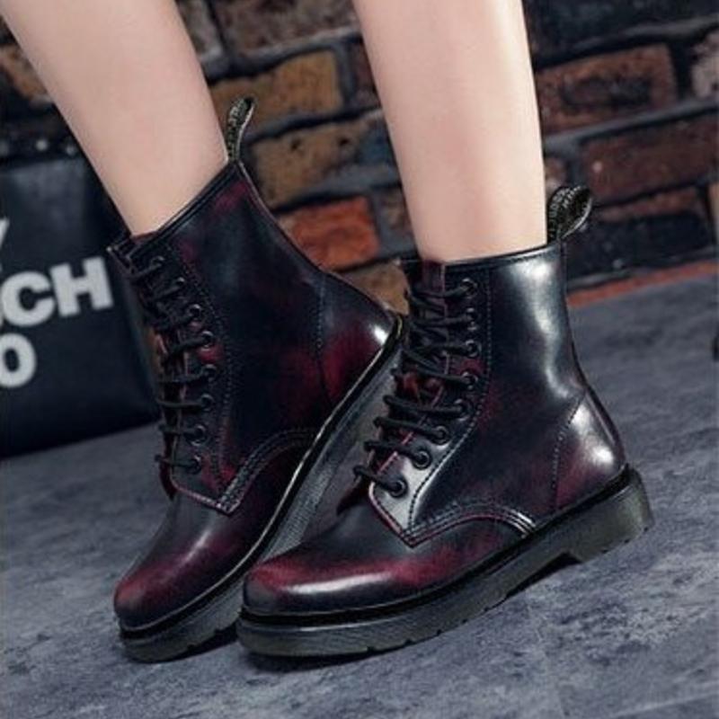 Victoria’s High-Ankle Leather Lace-Up Boots