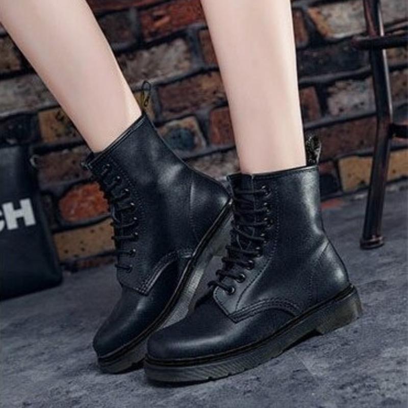 Victoria’s High-Ankle Leather Lace-Up Boots