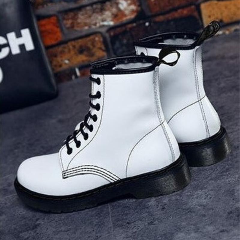 Victoria’s High-Ankle Leather Lace-Up Boots