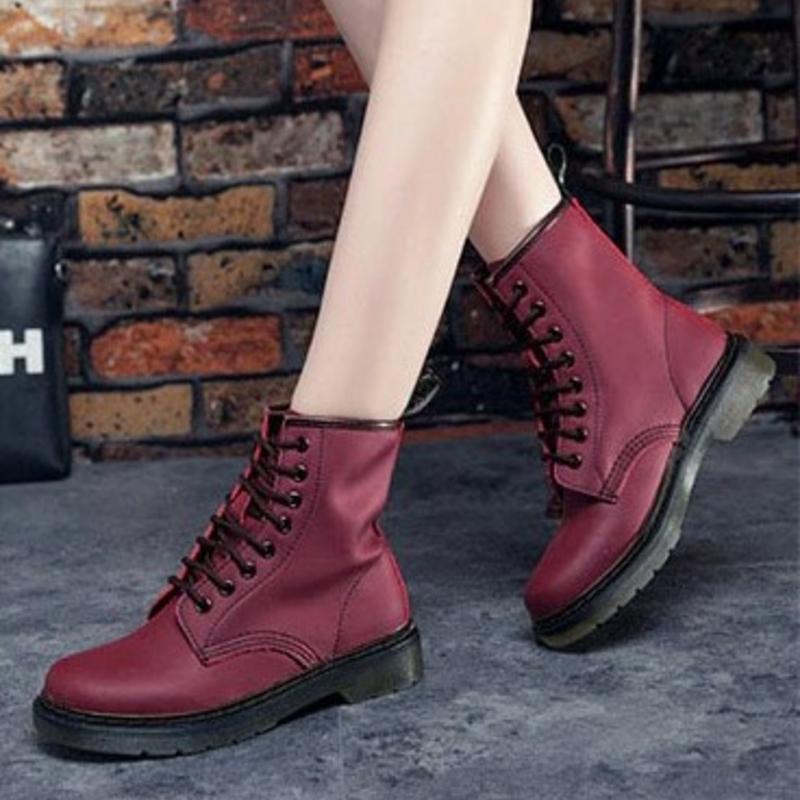 Victoria’s High-Ankle Leather Lace-Up Boots