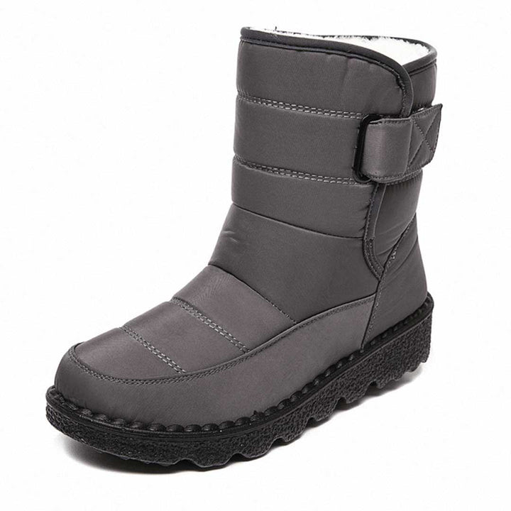 Victoria’s Quilted Winter Grip Boots